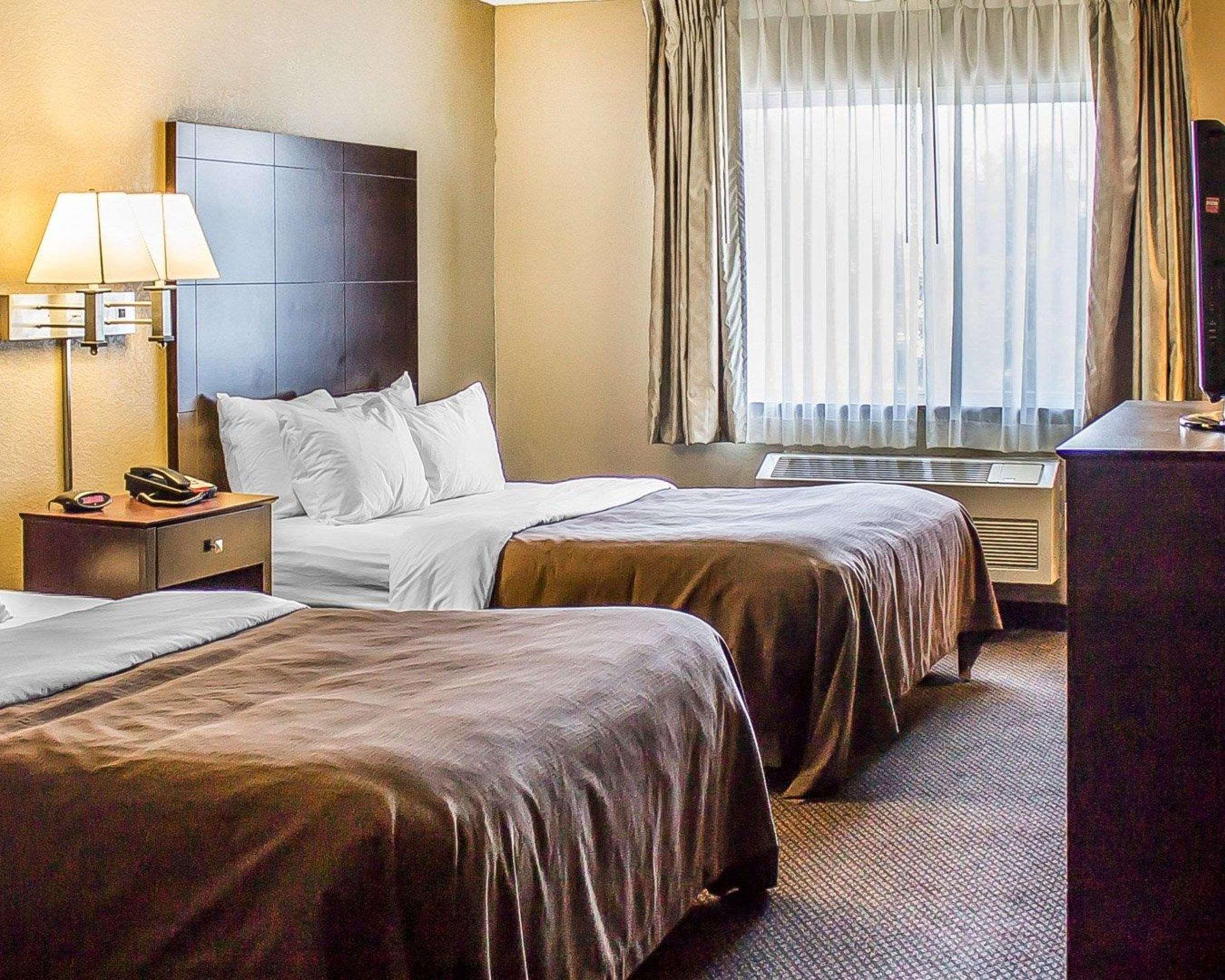 סטורג'און ביי Quality Inn & Suites מראה חיצוני תמונה