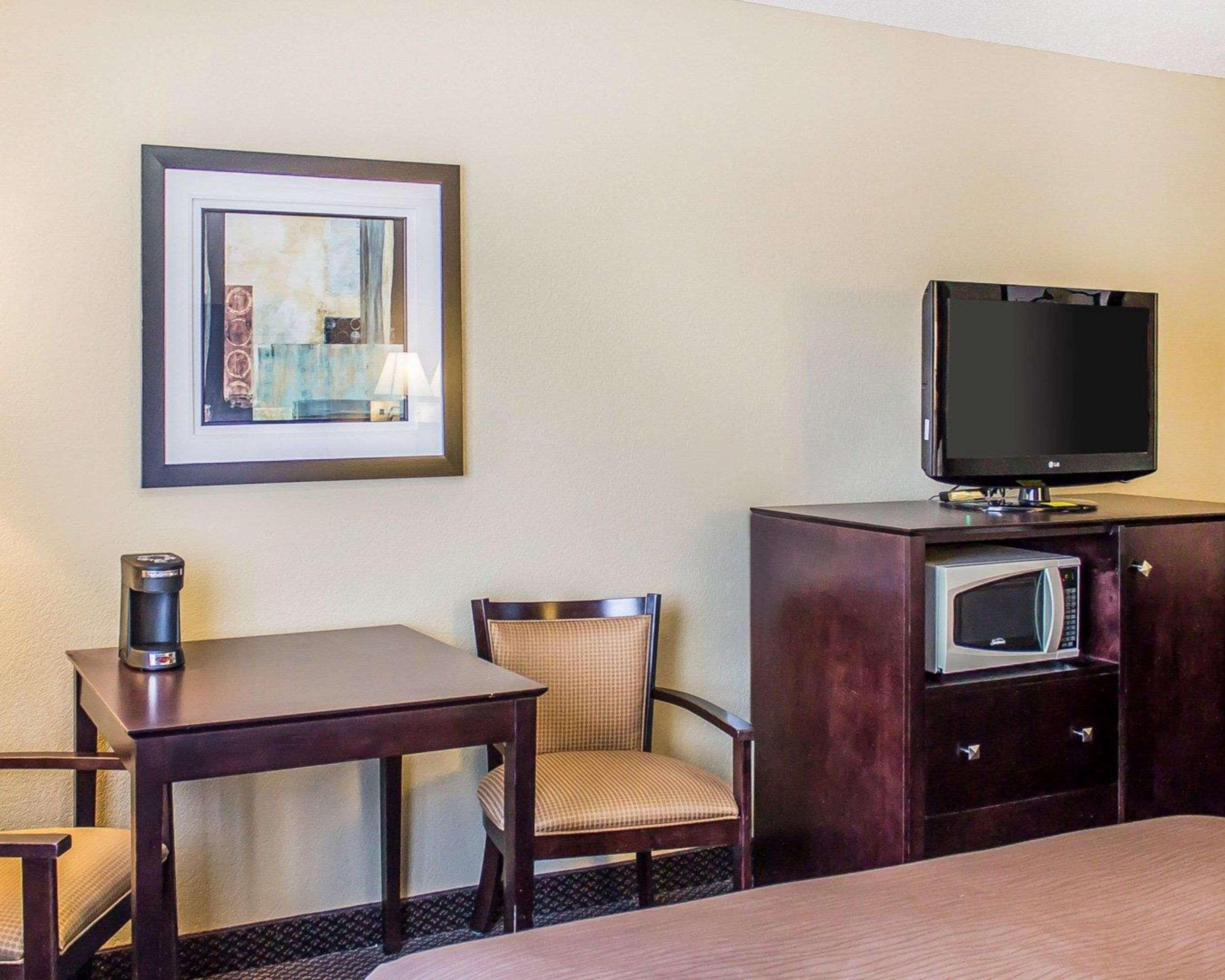 סטורג'און ביי Quality Inn & Suites מראה חיצוני תמונה