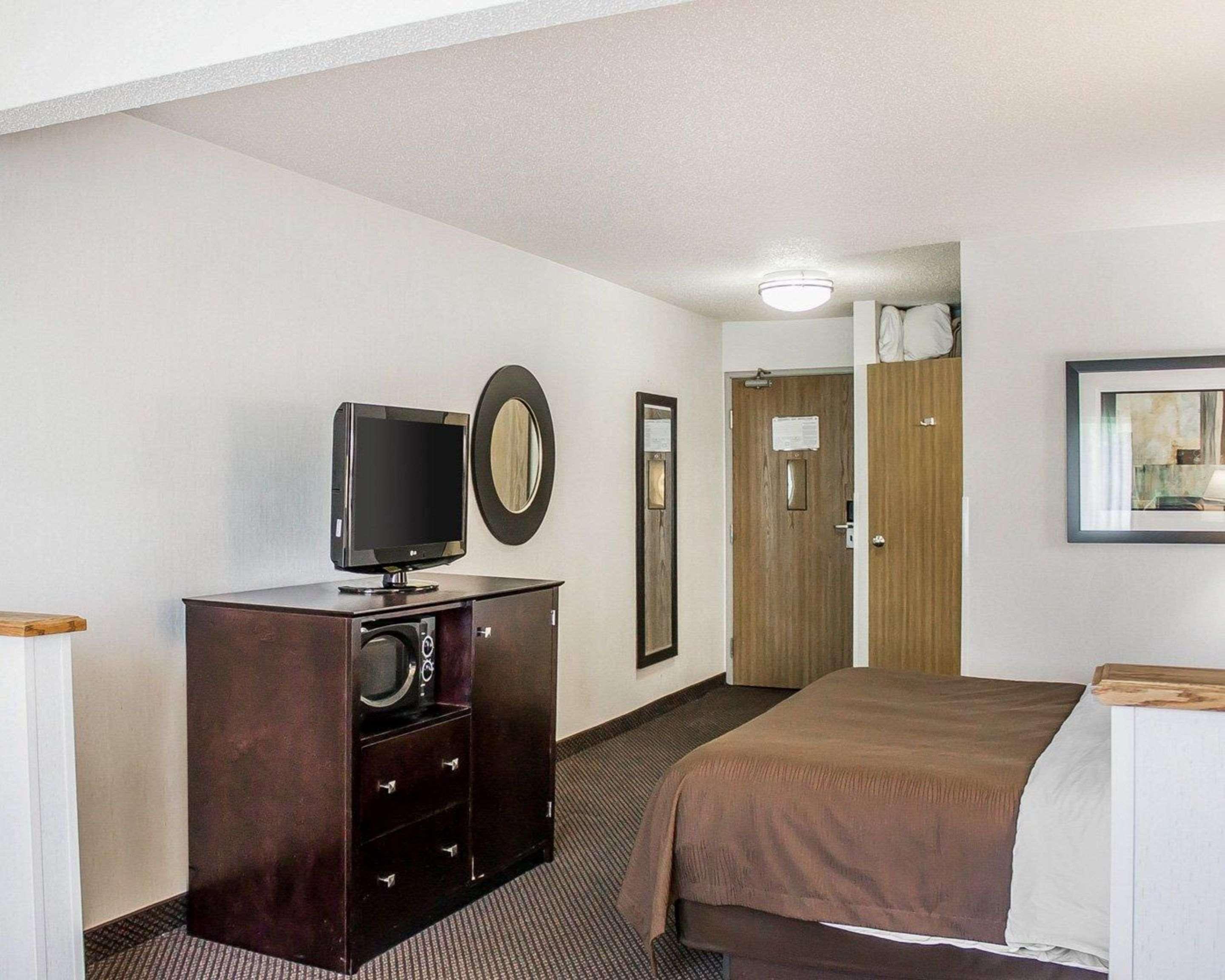 סטורג'און ביי Quality Inn & Suites מראה חיצוני תמונה