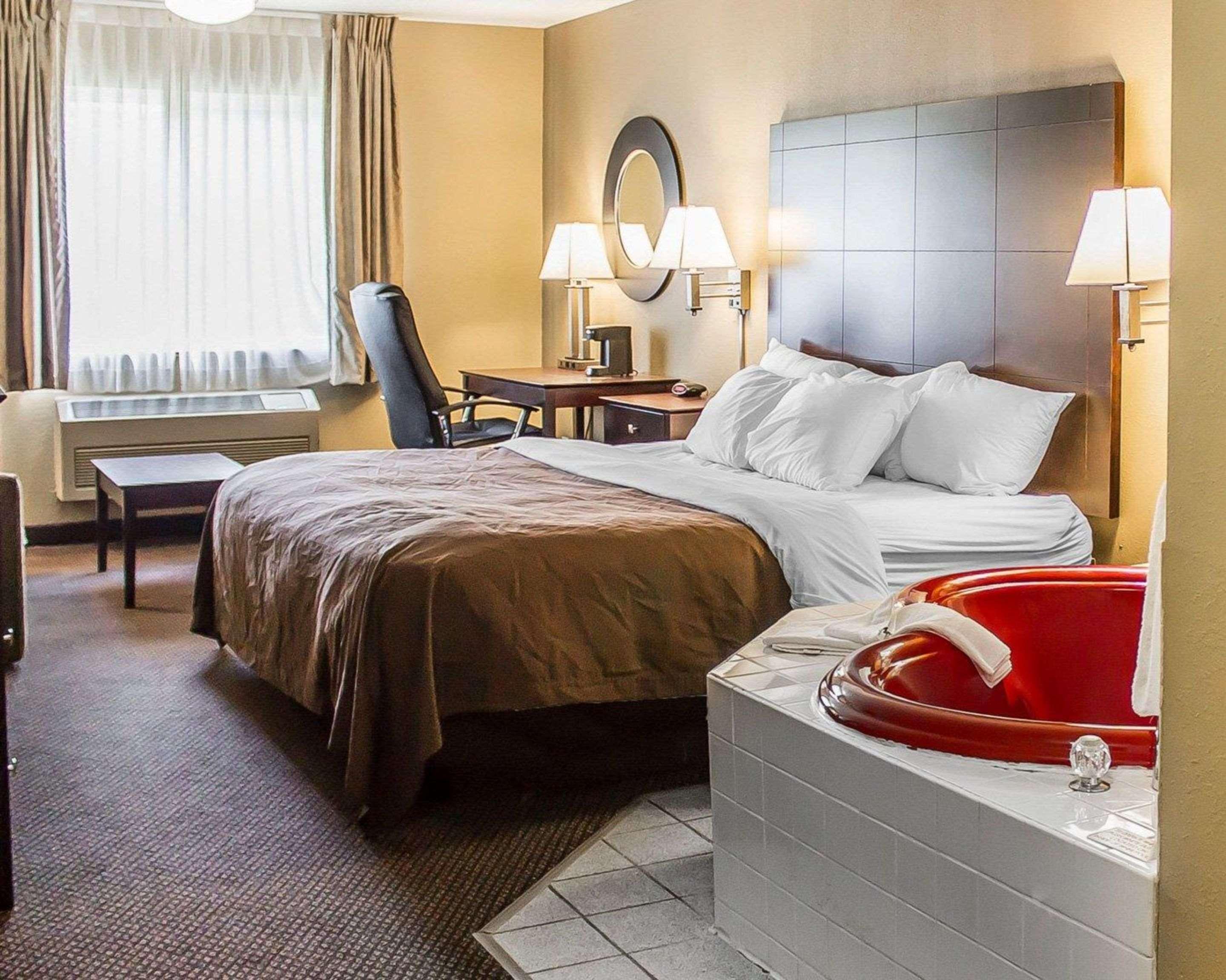 סטורג'און ביי Quality Inn & Suites מראה חיצוני תמונה