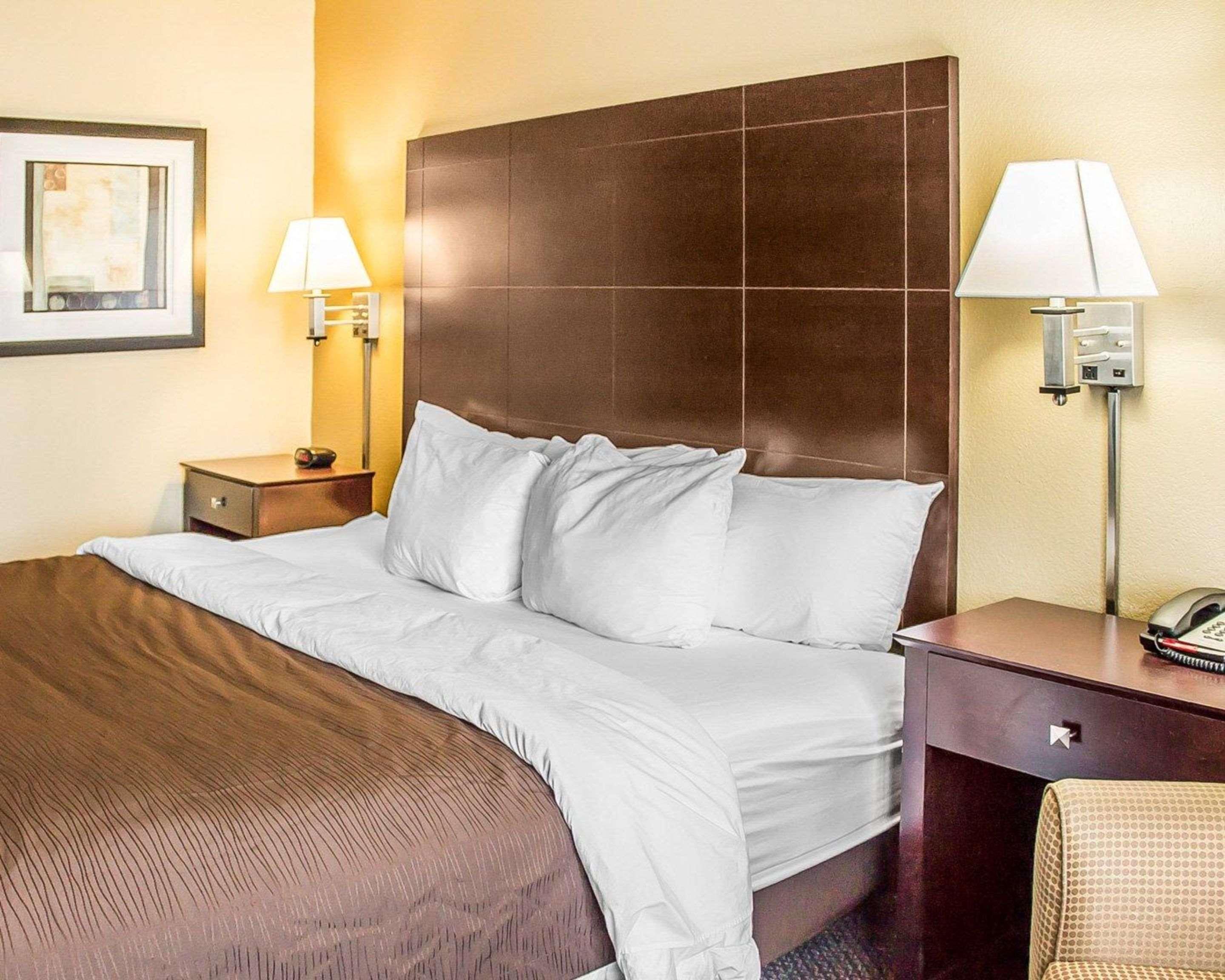 סטורג'און ביי Quality Inn & Suites מראה חיצוני תמונה