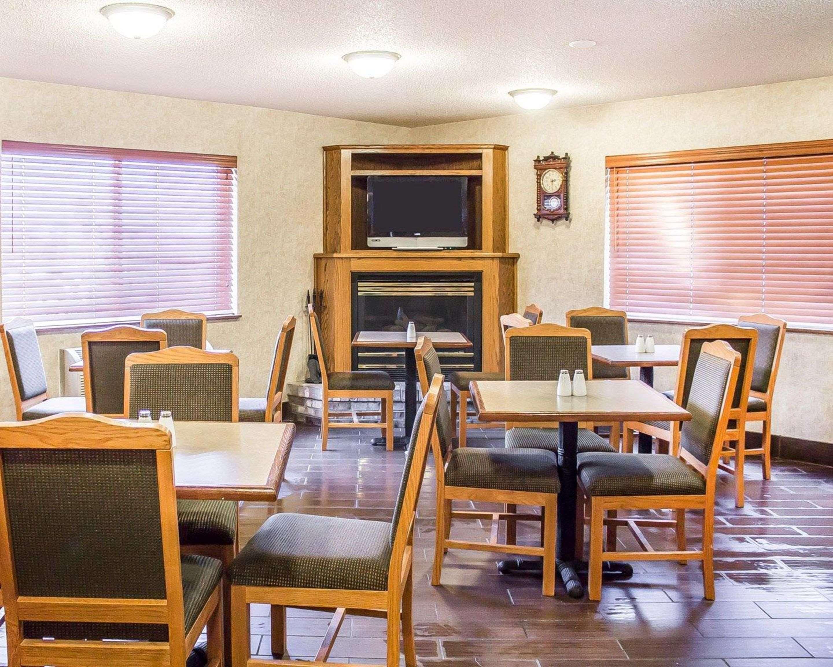 סטורג'און ביי Quality Inn & Suites מראה חיצוני תמונה