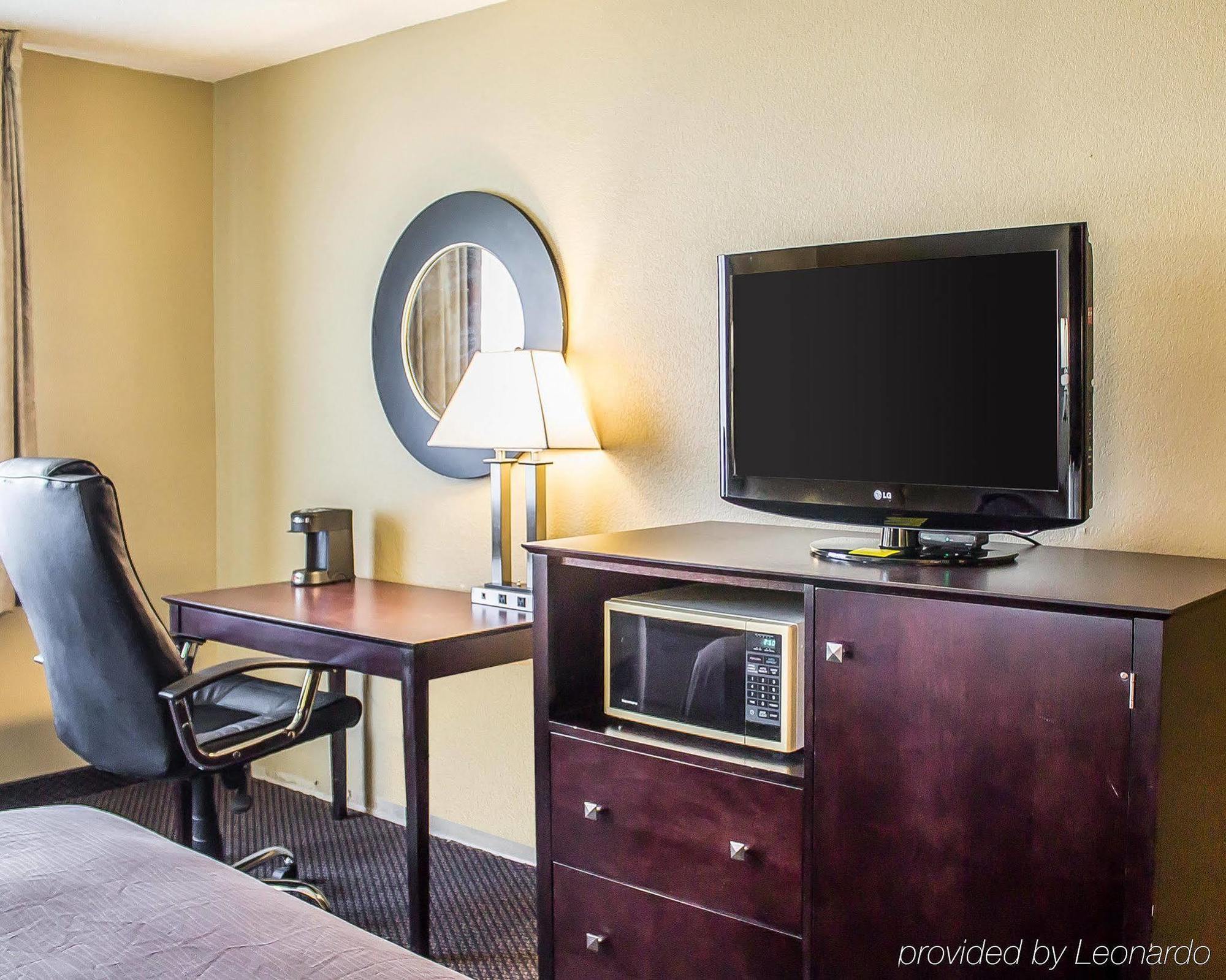 סטורג'און ביי Quality Inn & Suites מראה חיצוני תמונה